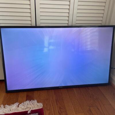 Lot 122 - Samsung 40â€ TV with Wall Mount & Stand