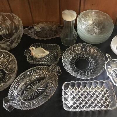 Lot 72D: Glass Serving Pieces