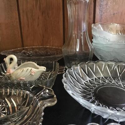 Lot 72D: Glass Serving Pieces