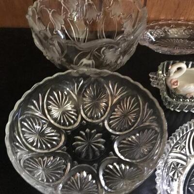 Lot 72D: Glass Serving Pieces