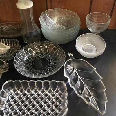 Lot 72D: Glass Serving Pieces