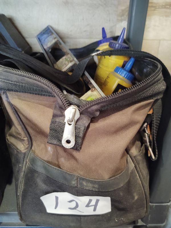 lot 124 Canvas tool bag of asstd levels, squares, measuring angles
