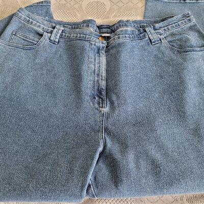 Lot 188: New Jeans Plus Size 28