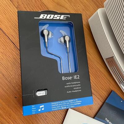 Lot 123 - Bose IE2,  Wave Music System III & Wave Multi Cd Changer