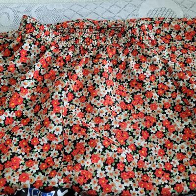 Lot 190: Ladies Casual Skirt Lot 