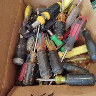 lot 126 - Box of 50+ assorted screwdrivers