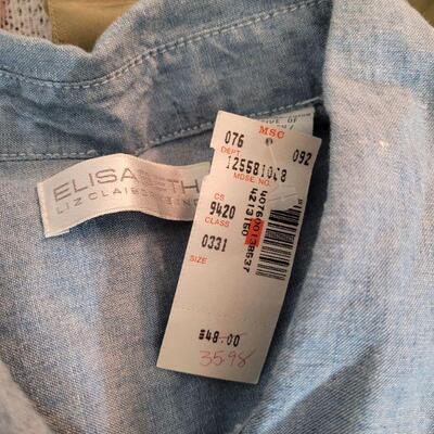 Lot 194: (3) New Short Sleeve Button Down Ladies Blouses 