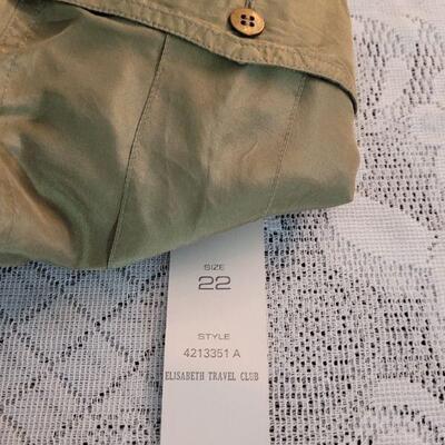 Lot 194: (3) New Short Sleeve Button Down Ladies Blouses 