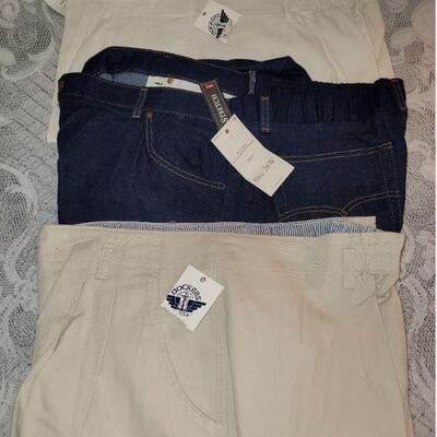 Lot 198: New Ladies Pants