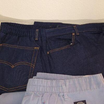 Lot 199: New Ladies Pants