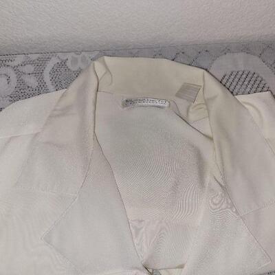 Lot 201: (5) Ladies Blouses