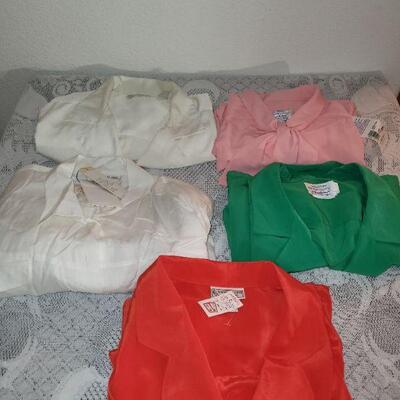Lot 201: (5) Ladies Blouses