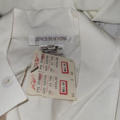 Lot 201: (5) Ladies Blouses