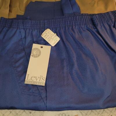Lot 202: New Ladies Pants 