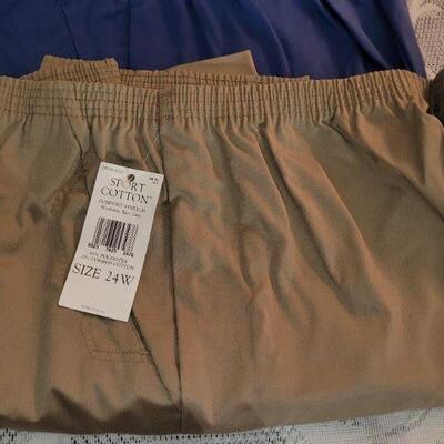 Lot 202: New Ladies Pants 