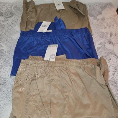 Lot 202: New Ladies Pants 