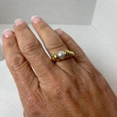 K593 14k Yellow Gold Pearl Ladies Ring 