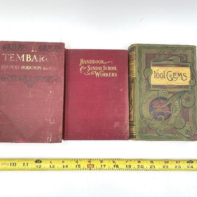 RED AND GREEN VINTAGE BOOKS - SET OF 3