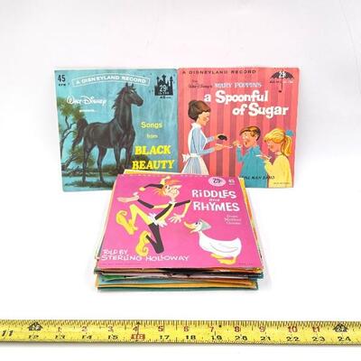 VINTAGE DISNEYLAND & CHILDRENâ€™S SMALL RECORDS SET OF 18