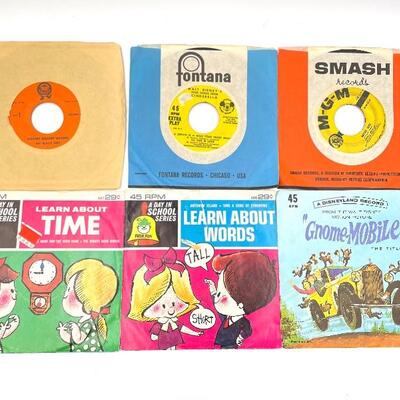 VINTAGE DISNEYLAND & CHILDRENâ€™S SMALL RECORDS SET OF 18