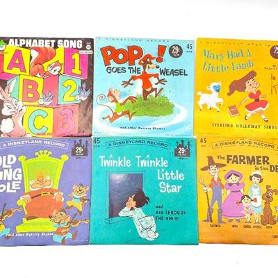 VINTAGE DISNEYLAND & CHILDRENâ€™S SMALL RECORDS SET OF 18