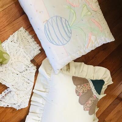 Lot 101L:  Flag and Pillows 