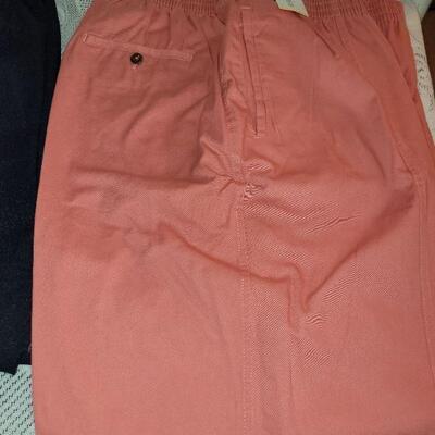 Lot 206: New Ladies Pants Lot 