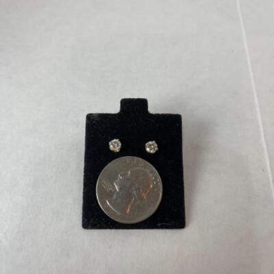 K597 14kt Yellow Gold Diamond Stud Earrings 