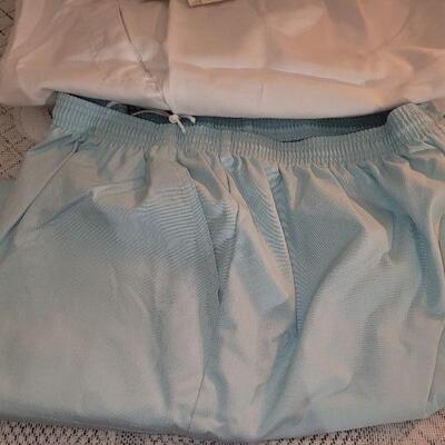 Lot 214: Ladies Pants Lot