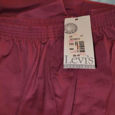 Lot 214: Ladies Pants Lot