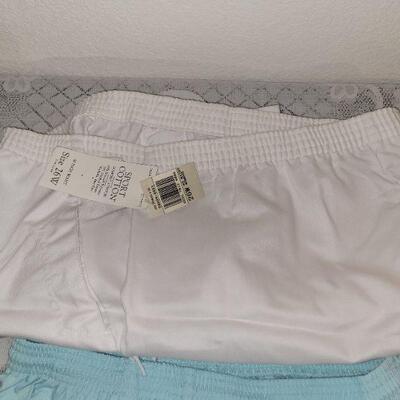 Lot 214: Ladies Pants Lot