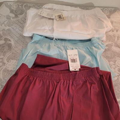 Lot 214: Ladies Pants Lot