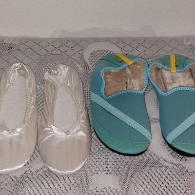 Lot 224: New without Tags Slippers