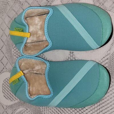 Lot 224: New without Tags Slippers