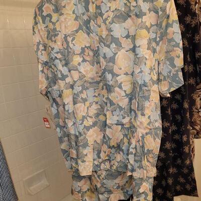 Lot 225: (2) Ladies Blouses & Skirt Set, Jacket & Skirt Suit and Blouse and Pants Set (Size 22)
