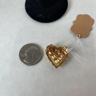 K600 14k Yellow Gold Heart Checkered Pattern Pendant/Slide 