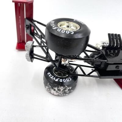 ACTION â€œBLAINE JOHNSONâ€ TRAVERS 1996 DRAGSTER DIE CAST COLLECTIBLE REPLICA