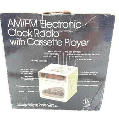 VINTAGE SOUNDESIGN CUBE CASSETTE PLAYER/CLOCK/RADIO