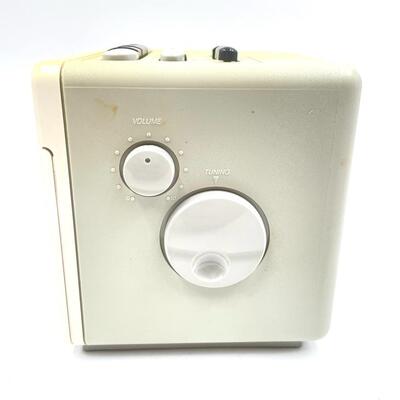 VINTAGE SOUNDESIGN CUBE CASSETTE PLAYER/CLOCK/RADIO