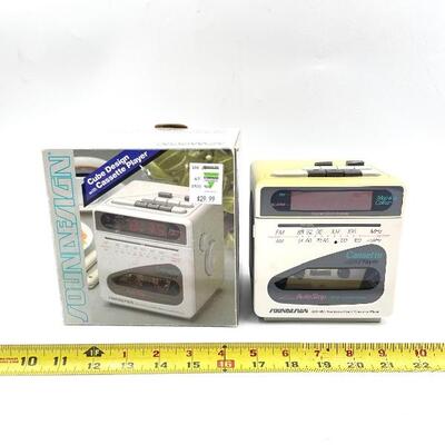 VINTAGE SOUNDESIGN CUBE CASSETTE PLAYER/CLOCK/RADIO