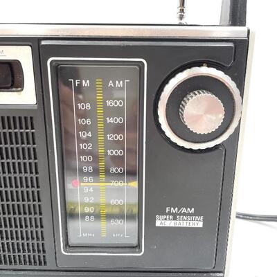 VINTAGE SONY TRM-7250W AM/FM TRANSISTOR RADIO