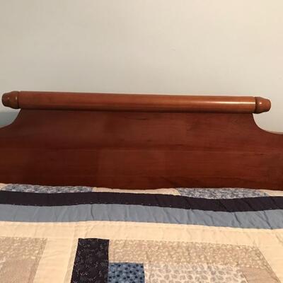 Lot 75SB: Wood Full Size Bed 
