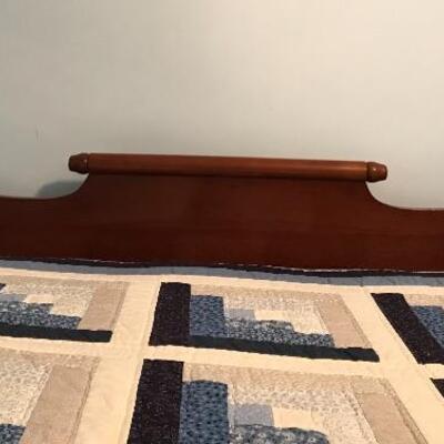 Lot 75SB: Wood Full Size Bed 