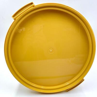 VINTAGE TUPPERWARE HARVEST GOLD CAKE CARRIER 