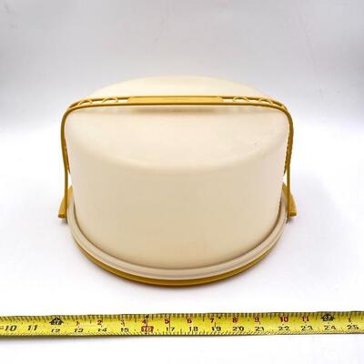 VINTAGE TUPPERWARE HARVEST GOLD CAKE CARRIER 