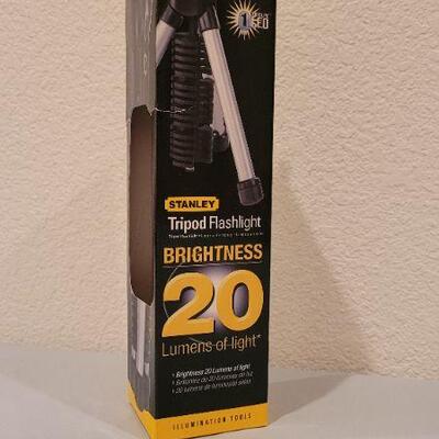 Lot 231: New STANLEY Tripod Flashlight Untested
