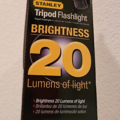 Lot 231: New STANLEY Tripod Flashlight Untested