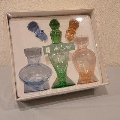 Lot 233: New Colored Perfume Bottle Set