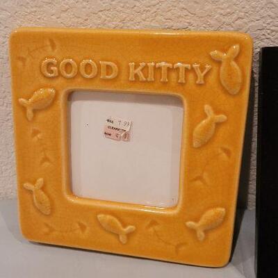 Lot 237: Assorted NEW Cat Theme Picture Frames