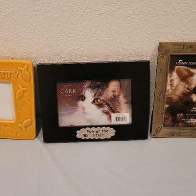 Lot 237: Assorted NEW Cat Theme Picture Frames